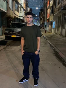 AdrianRinaldi Public Foto