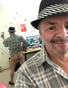 hotdadbod Messing Around with My Husbands Flannel Shirt Foto 3