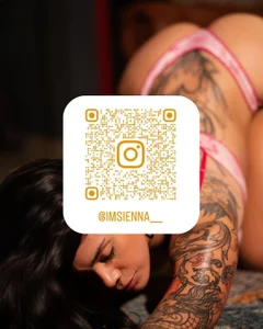 SiennaLuvsFollow!图片