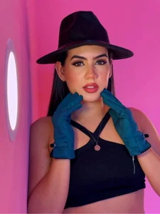 AngelicaVega 👒Contrasts of Elegance💎 Foto 2