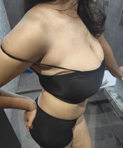 Wow-nisha19 Public Pic