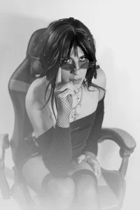 Luu_Blossom Public صورة واحدة|Luu_Blossom Public صورتان|Luu_Blossom Public  2 صور|Luu_Blossom Public  2 صورة