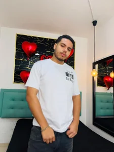 Trevor_Ash Every good boy needs a dark king to guide him 사진 4