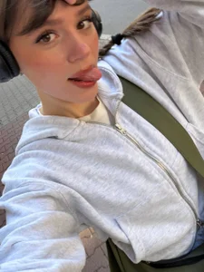 CassieBlum Public slika 5