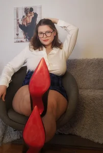 TinniAngel Secretary with black heels Kuva 2