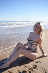 SugarSpiceBlonde Public Pic 7