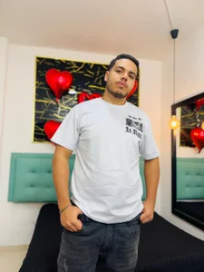 Trevor_AshEvery good boy needs a dark king to guide him Bild 2