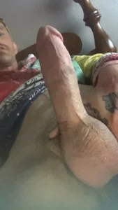 Public od TroubleWithChris  2 snímek