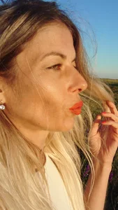 Eva_Melow By cracking stereotypes, you open locked doors... You can rate my photos with tips 😘 Pic 9