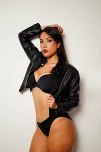 PilarJones_ Uff how sexy I look Bilde 6