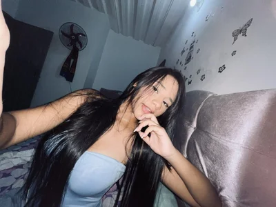 Karelyss_1 Public Pic 2