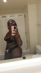 Chocolatetwinkletoes22 Public  3টি ছবি