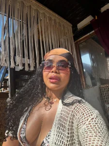 Sol, playa y una que otra tentación ☀️ de Tiffany_Brewer  3 Imagens