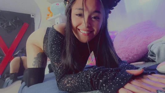 tokito_mitsuri Your words shake me, they make me fall in love 🌺  4টি ছবি