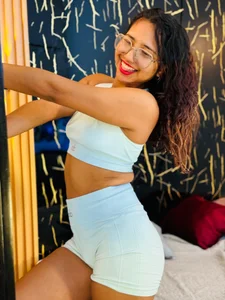 SamanthaFox_8 🔥😏 If today needs a spark… I might be it. Immagine  2