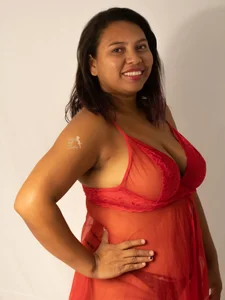emily_greatboobs Public Pic 4