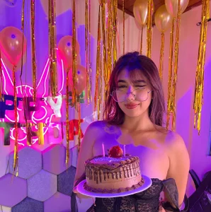 MY BIRTDAY de Horny_tgn  5 Imagens