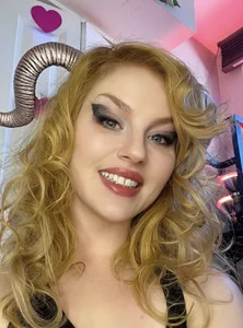 courtneyoccultPublic Bild 6