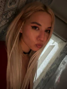 Public od GladyDarras  6 snímek