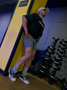 magnusclark In the gymnacio Pic 4