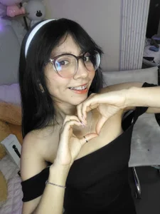 VioletxBloom: How I look in a black dress ( 2 фото)