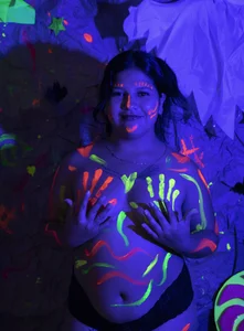 SammySmall_F_w PAINT HOT Pic 3