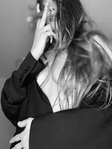 sensual_scottish_isla Public Pic 3