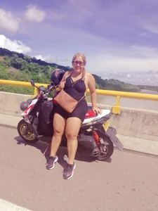 camile_milf I like to know beautiful places Foto 2