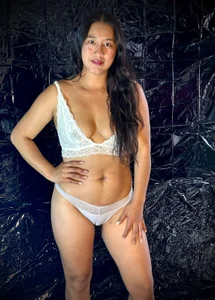 IvonneSkariel Public Foto