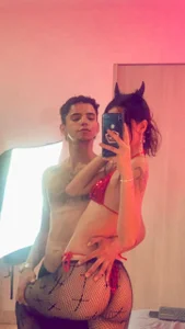 HellAndDante_ We are a couple full of surprises and incredible experiences. 사진