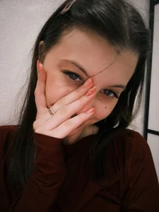 LouiseChavez just existing 🪴 Pic