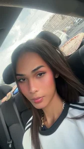 TheHugeCockBella Natural and bare face look! Pic