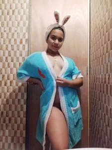 lalytulu99 Tomamos una ducha? Pic 4