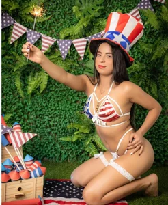 evelyn_23 July 4 Pic 4