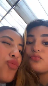 Antonella_Julieta Our small world 🩷 Immagine 