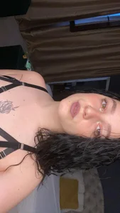 Leah_Brooks Playful mood Pic