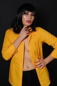 StunnigArt in a wig Pic 6