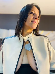 Saraa_moon1__ ELEGANS SARA Foto