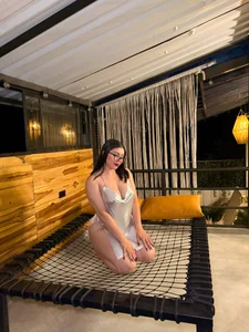 zui_lu Honey night🐝🍯 Pic 4