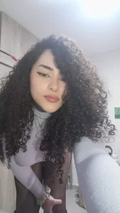 aint no curly like me. de urCurvyTHICC  2 Imagens