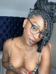 YallianaBrooks Lovely Foto 5