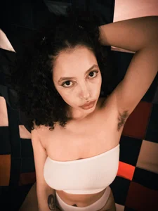 EmilyTreasurez Colors 🌈 Immagine  2