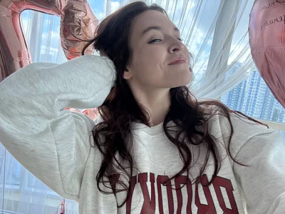 DelindaToste old album 2 зображення