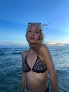 mariannedelaine just me being cute and sexy Pic 3