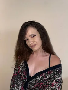 Kate_Skye May I have your attention? Pic 4