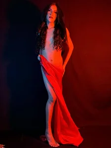 Red queen de agatha_rodriguez  photos