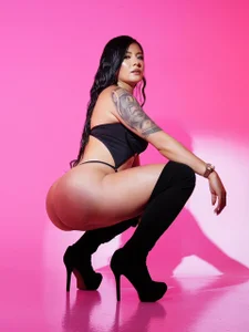 Queen_Antonella_Oficial1 Public 사진 3