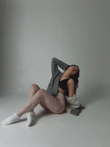 AmiLewis White mood 🤍 Foto 2