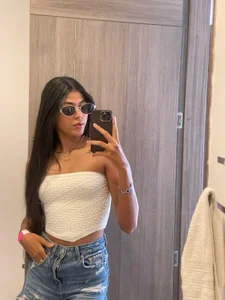 A casual girl de Mady-Edwards Foto