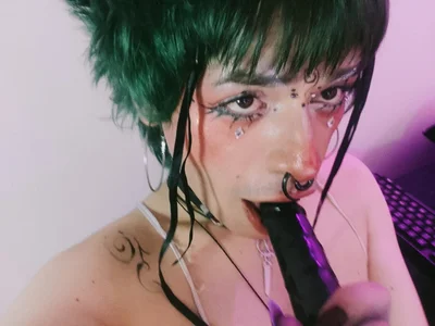 🧛‍♀️🔥💚🍭 de Neko_ne69  4 Imagens